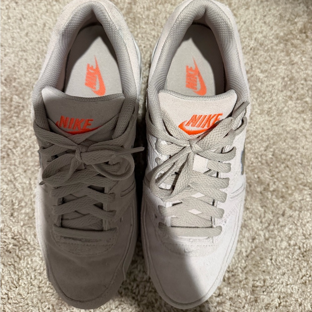 Women’s Nike Aur Max Command - Picture 7 of 7